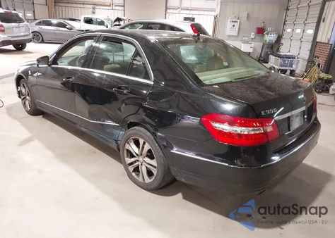 2010 Mercedes-Benz E 350 4Matic z USA, uszkodzony, nr VIN WDDHF8HB7AA254733